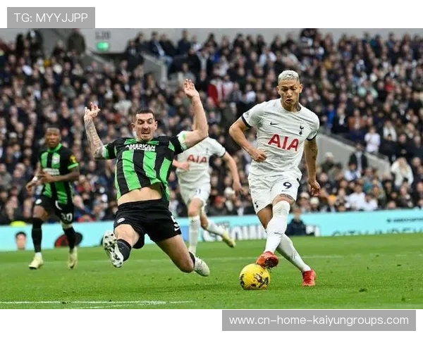 热刺前场快速回传形成绝佳局面